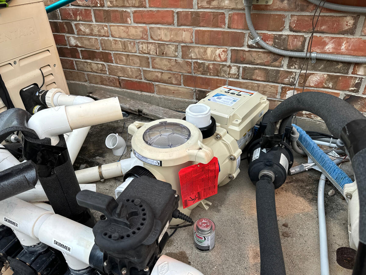 Drew Pools repairs and installs single and variable speed pool pumps in the greater Houston area.
