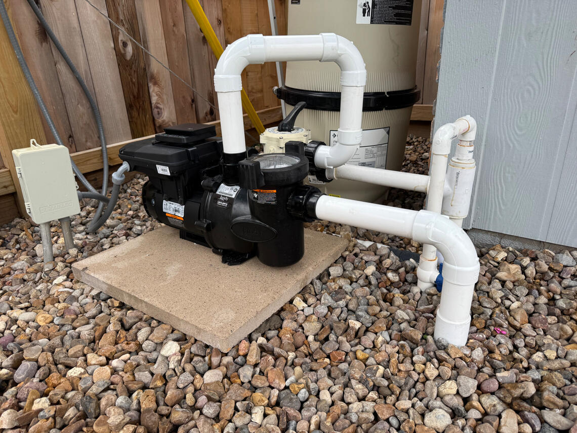 Replacing a single speed pump with a Jandy FloPro variable speed pump in Houston Texas, by Drew Pools.